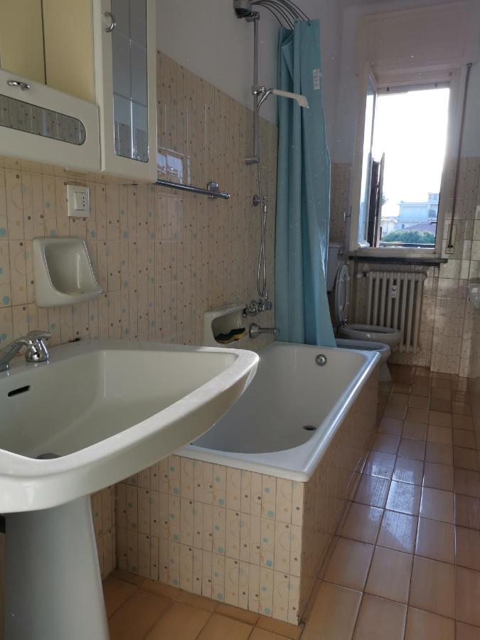 Casa Margherita, Centrale A Due Passi Dal Mare Bordighera Exterior foto