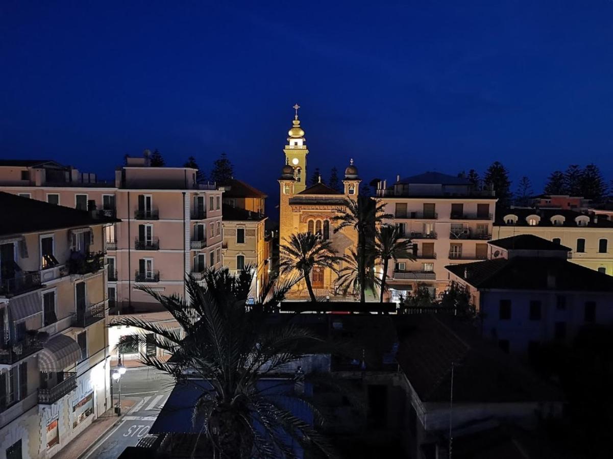 Casa Margherita, Centrale A Due Passi Dal Mare Bordighera Exterior foto