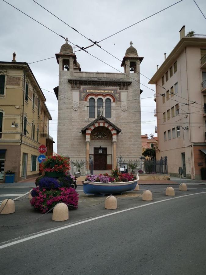 Casa Margherita, Centrale A Due Passi Dal Mare Bordighera Exterior foto